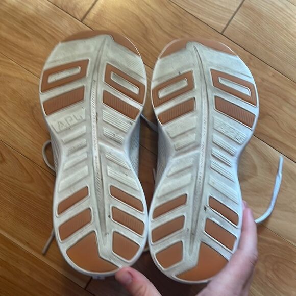APL Techloom Pro W size 7.5 white! In great condition - Picture 7 of 7